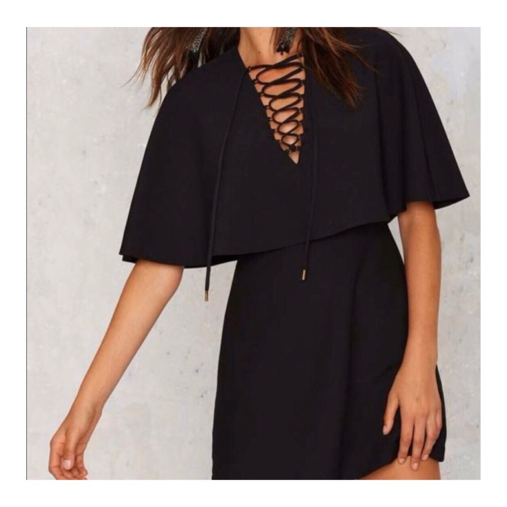 NWT 🖤 Masking Cape Dress